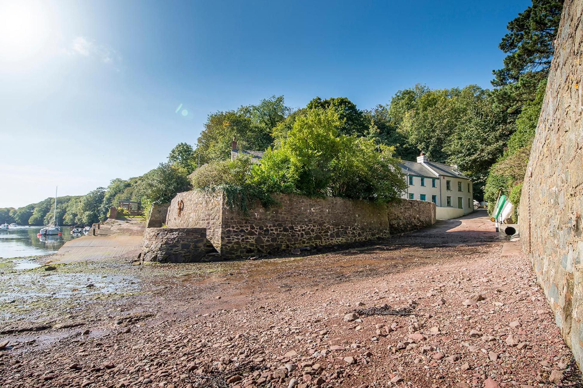 Sloop Inn Cottage Haverfordwest Exterior foto